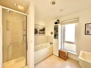 Photo 16- click for photo gallery